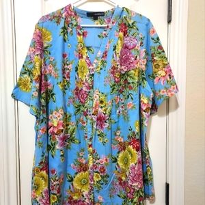 Short sleeve light weight floral blouse